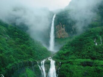 Nanemachi Waterfall